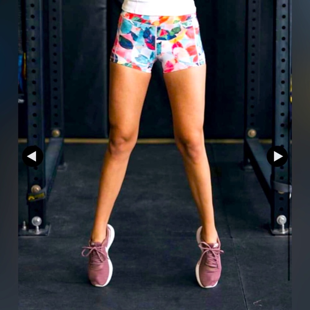 Zyia Floral Light n Tight Pocket Hustle Shorts